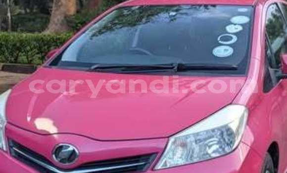 Tenga Tsaru Toyota Vitz Zvimwe Mota in Isoka in Northern