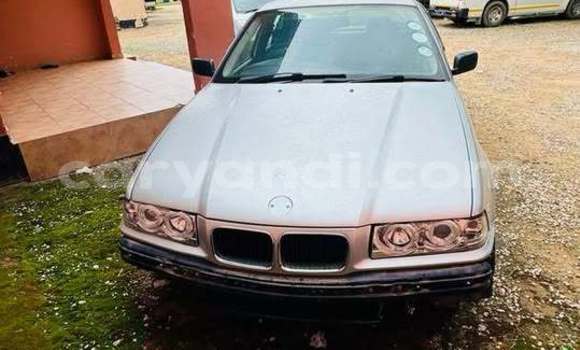 Acheter Occasion Voiture BMW 02 (E10) Autre à Import - Dubai, Zambie Acheter Occasion Voiture BMW 02 (E10) Autre à Import - Dubai, Zambie