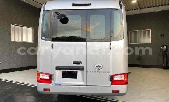 Acheter Occasion Voiture Toyota Coaster Gris à Lusaka, Zambie Acheter Occasion Voiture Toyota Coaster Gris à Lusaka, Zambie
