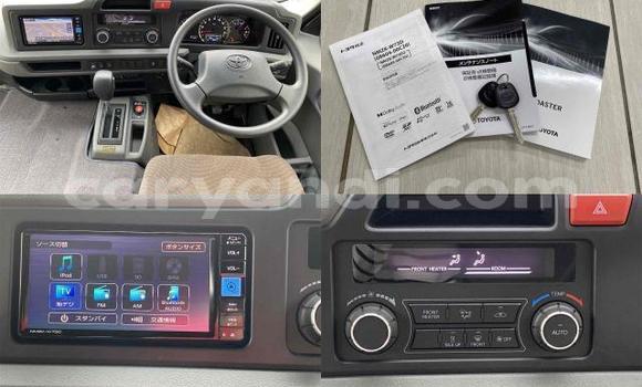 Acheter Occasion Voiture Toyota Coaster Gris à Lusaka, Zambie Acheter Occasion Voiture Toyota Coaster Gris à Lusaka, Zambie