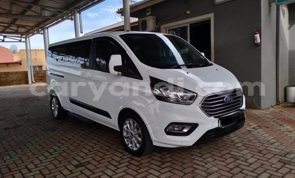 Buy Used Ford Tourneo Custom White Car in Solwezi in North-Western