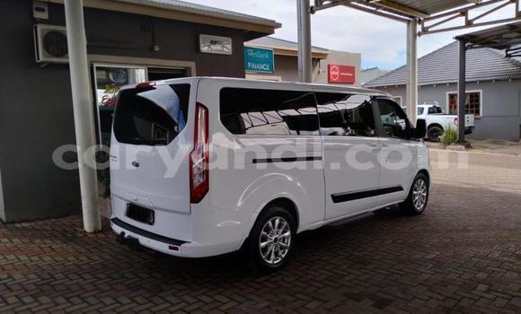 Buy Used Ford Tourneo Custom White Car in Solwezi in North-Western Buy Used Ford Tourneo Custom White Car in Solwezi in North-Western