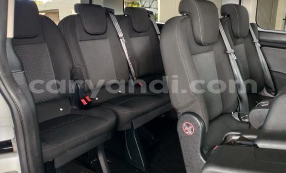 Buy Used Ford Tourneo Custom White Car in Solwezi in North-Western Buy Used Ford Tourneo Custom White Car in Solwezi in North-Western