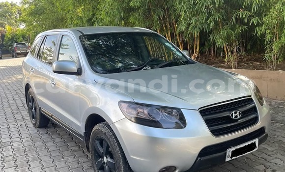Buy Used Hyundai Santa Fe Silver Car in Lusaka in Zambia