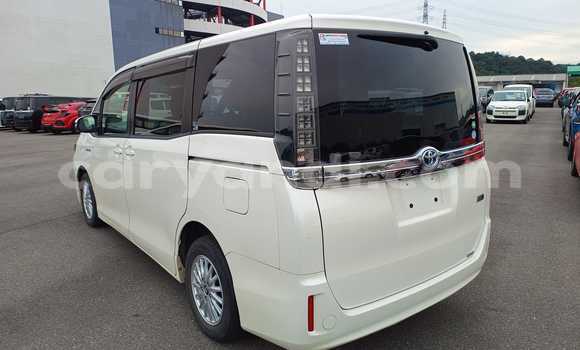 Tenga Tsaru Toyota Voxy Chena Mota in Kitwe in Zambia Tenga Tsaru Toyota Voxy Chena Mota in Kitwe in Zambia