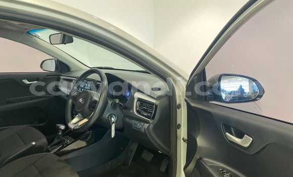 Acheter Occasion Voiture Kia Rio Blanc à Lusaka, Zambie Acheter Occasion Voiture Kia Rio Blanc à Lusaka, Zambie