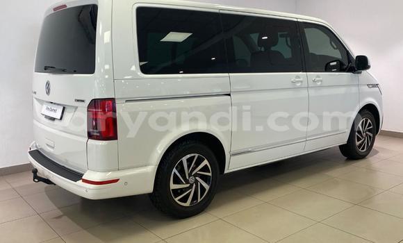 Nunua Ilio tumika Volkswagen Caravelle Nyeupe Gari ndani ya Lusaka nchini Zambia Nunua Ilio tumika Volkswagen Caravelle Nyeupe Gari ndani ya Lusaka nchini Zambia