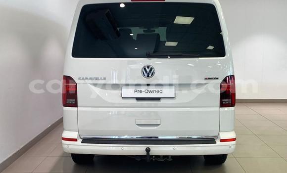 Nunua Ilio tumika Volkswagen Caravelle Nyeupe Gari ndani ya Lusaka nchini Zambia Nunua Ilio tumika Volkswagen Caravelle Nyeupe Gari ndani ya Lusaka nchini Zambia