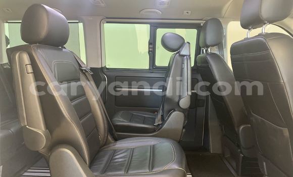 Nunua Ilio tumika Volkswagen Caravelle Nyeupe Gari ndani ya Lusaka nchini Zambia Nunua Ilio tumika Volkswagen Caravelle Nyeupe Gari ndani ya Lusaka nchini Zambia