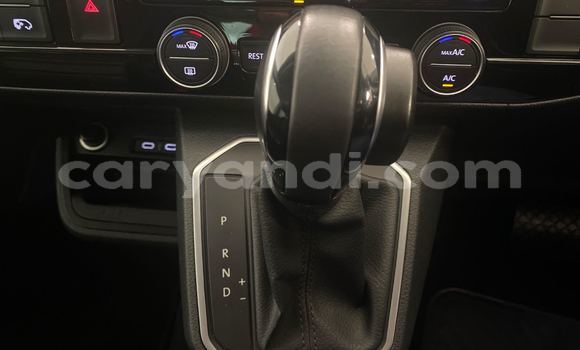 Nunua Ilio tumika Volkswagen Caravelle Nyeupe Gari ndani ya Lusaka nchini Zambia Nunua Ilio tumika Volkswagen Caravelle Nyeupe Gari ndani ya Lusaka nchini Zambia