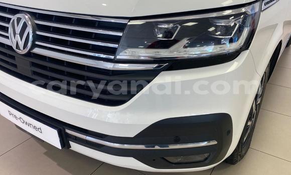 Nunua Ilio tumika Volkswagen Caravelle Nyeupe Gari ndani ya Lusaka nchini Zambia Nunua Ilio tumika Volkswagen Caravelle Nyeupe Gari ndani ya Lusaka nchini Zambia