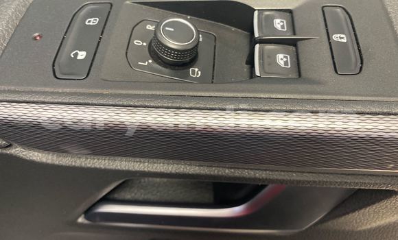 Nunua Ilio tumika Volkswagen Caravelle Nyeupe Gari ndani ya Lusaka nchini Zambia Nunua Ilio tumika Volkswagen Caravelle Nyeupe Gari ndani ya Lusaka nchini Zambia