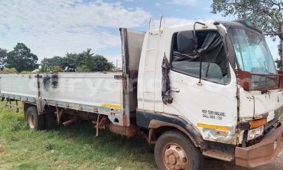 Buy Used Mitsubishi Fuso White Truck in Lusaka in Zambia