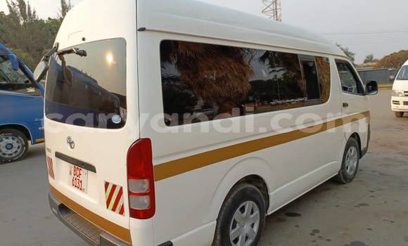 Buy Used Toyota Hiace White Car in Lusaka in Zambia Buy Used Toyota Hiace White Car in Lusaka in Zambia