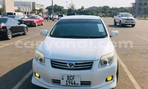 Nunua Ilio tumika Toyota Axio Nyeupe Gari ndani ya Lusaka nchini Zambia