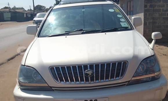 Nunua Ilio tumika Toyota Harrier Nyeupe Gari ndani ya Lusaka nchini Zambia