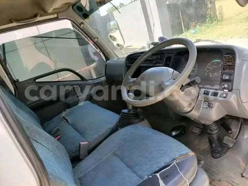 Big with watermark mitsubishi carisma zambia lusaka 29554