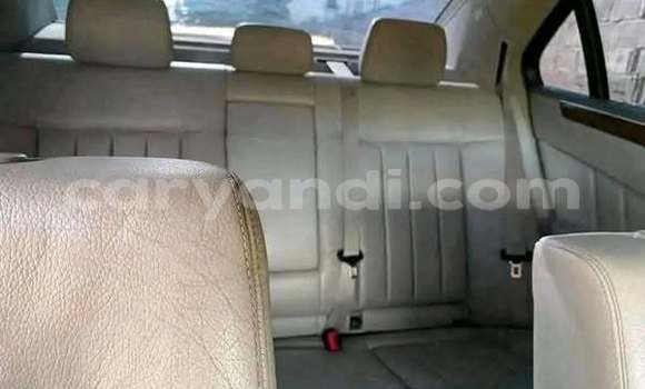 Tenga Tsaru Mercedes-Benz E200 Zvimwe Mota in Lusaka in Zambia Tenga Tsaru Mercedes-Benz E200 Zvimwe Mota in Lusaka in Zambia