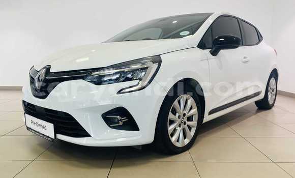 Buy Used Renault Clio White Car in Lusaka in Zambia