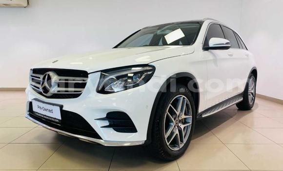 Nunua Ilio tumika Mercedes-Benz GLC 250D Nyeupe Gari ndani ya Lusaka nchini Zambia Nunua Ilio tumika Mercedes-Benz GLC 250D Nyeupe Gari ndani ya Lusaka nchini Zambia