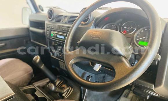 Acheter Occasion Voiture Land Rover Defender Blanc à Lusaka, Zambie Acheter Occasion Voiture Land Rover Defender Blanc à Lusaka, Zambie