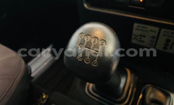 Acheter Occasion Voiture Land Rover Defender Blanc à Lusaka, Zambie Acheter Occasion Voiture Land Rover Defender Blanc à Lusaka, Zambie