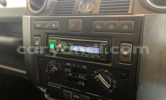 Acheter Occasion Voiture Land Rover Defender Blanc à Lusaka, Zambie Acheter Occasion Voiture Land Rover Defender Blanc à Lusaka, Zambie