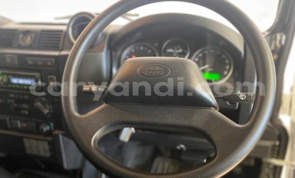 Acheter Occasion Voiture Land Rover Defender Blanc à Lusaka, Zambie Acheter Occasion Voiture Land Rover Defender Blanc à Lusaka, Zambie