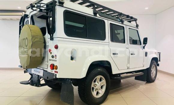 Acheter Occasion Voiture Land Rover Defender Blanc à Lusaka, Zambie Acheter Occasion Voiture Land Rover Defender Blanc à Lusaka, Zambie