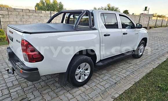 Acheter Occasion Voiture Toyota Hilux Blanc à Lusaka, Zambie Acheter Occasion Voiture Toyota Hilux Blanc à Lusaka, Zambie