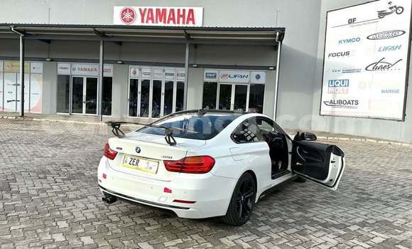 Acheter Occasion Voiture BMW 4er Blanc à Lusaka, Zambie Acheter Occasion Voiture BMW 4er Blanc à Lusaka, Zambie