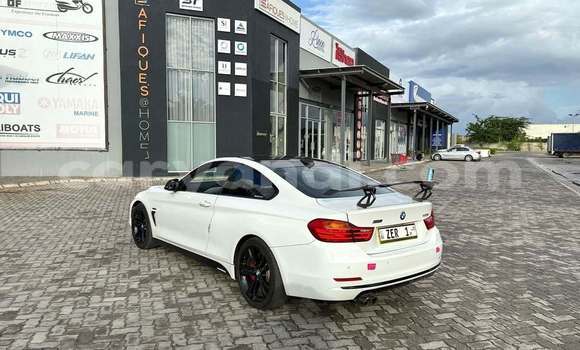 Acheter Occasion Voiture BMW 4er Blanc à Lusaka, Zambie Acheter Occasion Voiture BMW 4er Blanc à Lusaka, Zambie