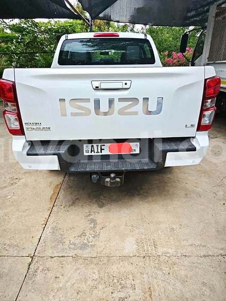 Big with watermark isuzu d max zambia lusaka 29667