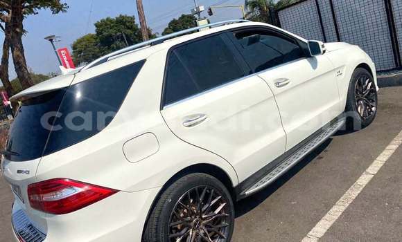 Acheter Occasion Voiture Mercedes‒Benz ML–Class Blanc à Lusaka, Zambie Acheter Occasion Voiture Mercedes‒Benz ML–Class Blanc à Lusaka, Zambie