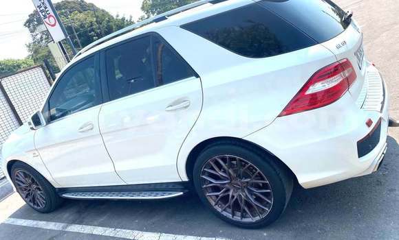 Acheter Occasion Voiture Mercedes‒Benz ML–Class Blanc à Lusaka, Zambie Acheter Occasion Voiture Mercedes‒Benz ML–Class Blanc à Lusaka, Zambie