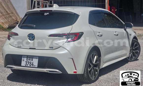 Acheter Occasion Voiture Toyota Corolla Blanc à Lusaka, Zambie Acheter Occasion Voiture Toyota Corolla Blanc à Lusaka, Zambie