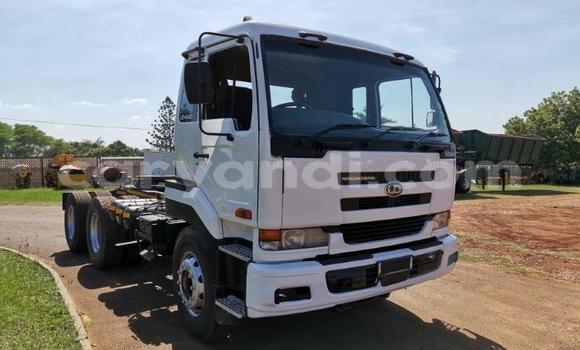 Acheter Occasion Utilitaire Nissan UD Blanc à Lusaka, Zambie Acheter Occasion Utilitaire Nissan UD Blanc à Lusaka, Zambie
