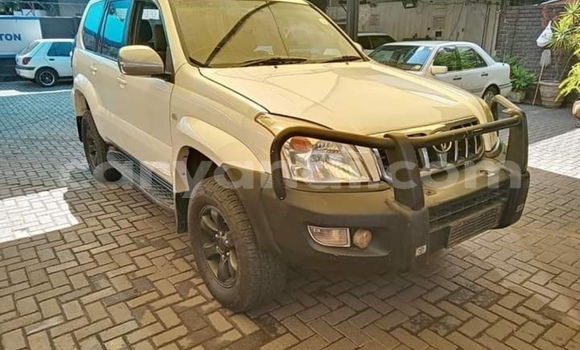 Acheter Occasion Voiture Toyota Land Cruiser Prado Blanc à Lusaka, Zambie Acheter Occasion Voiture Toyota Land Cruiser Prado Blanc à Lusaka, Zambie