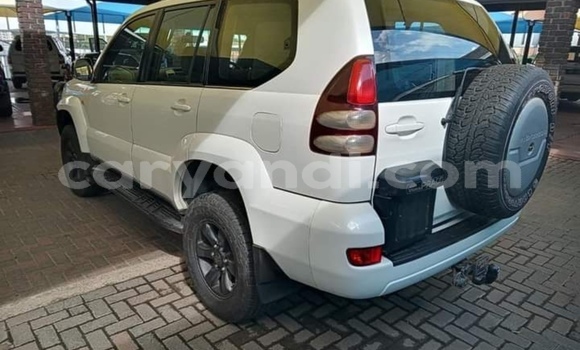 Acheter Occasion Voiture Toyota Land Cruiser Prado Blanc à Lusaka, Zambie Acheter Occasion Voiture Toyota Land Cruiser Prado Blanc à Lusaka, Zambie