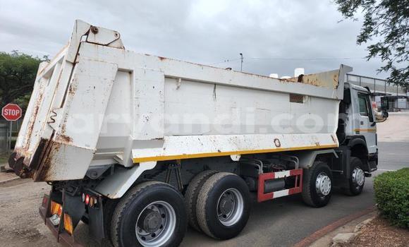 Buy Used Volvo FL White Truck in Lusaka in Zambia Buy Used Volvo FL White Truck in Lusaka in Zambia