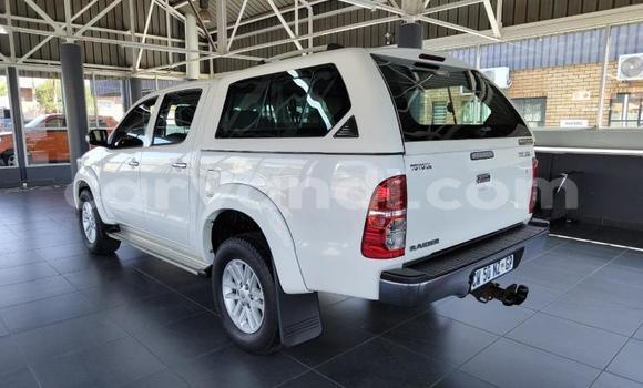 Buy Used Toyota Hilux White Car in Lusaka in Zambia Buy Used Toyota Hilux White Car in Lusaka in Zambia