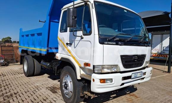 Acheter Occasion Utilitaire Nissan UD Bleu à Livingstone, Zambie Acheter Occasion Utilitaire Nissan UD Bleu à Livingstone, Zambie