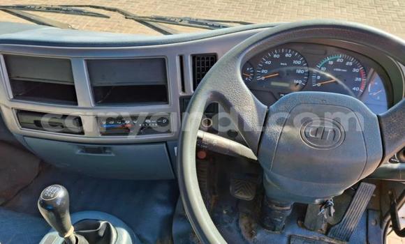 Acheter Occasion Utilitaire Nissan UD Bleu à Livingstone, Zambie Acheter Occasion Utilitaire Nissan UD Bleu à Livingstone, Zambie