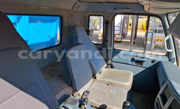 Acheter Occasion Utilitaire Nissan UD Bleu à Livingstone, Zambie Acheter Occasion Utilitaire Nissan UD Bleu à Livingstone, Zambie