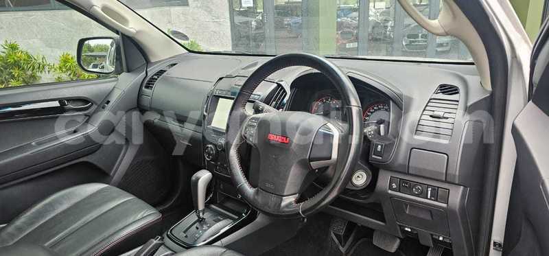 Big with watermark isuzu d max southern choma 29760