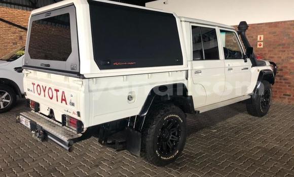 Tenga Tsaru Toyota Land Cruiser Beige Mota in Chingola in Zambia Tenga Tsaru Toyota Land Cruiser Beige Mota in Chingola in Zambia