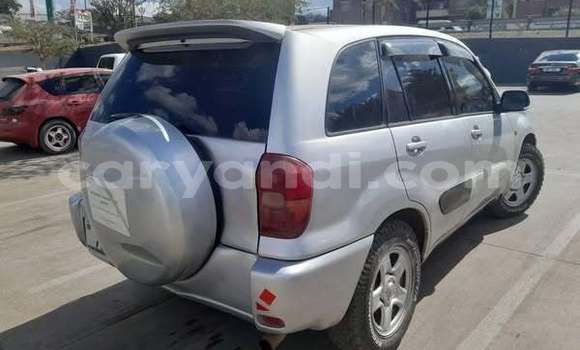 Tenga Tsaru Toyota RAV4 Zvimwe Mota in Lusaka in Zambia Tenga Tsaru Toyota RAV4 Zvimwe Mota in Lusaka in Zambia