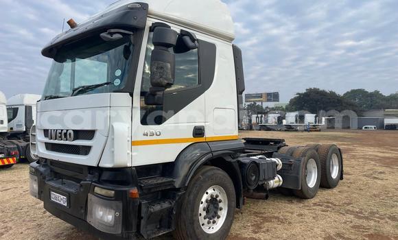 Nunua Ilio tumika Iveco CURSOR Nyeupe Lori ndani ya Lusaka nchini Zambia Nunua Ilio tumika Iveco CURSOR Nyeupe Lori ndani ya Lusaka nchini Zambia