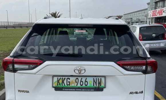 Buy Used Toyota RAV4 White Car in Lusaka in Zambia Buy Used Toyota RAV4 White Car in Lusaka in Zambia