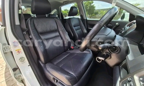 Acheter Occasion Voiture Honda CR–V Blanc à Lusaka, Zambie Acheter Occasion Voiture Honda CR–V Blanc à Lusaka, Zambie